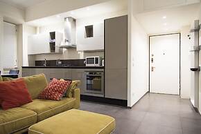 2 Bedrooms Flat with Parking near Metro Stop