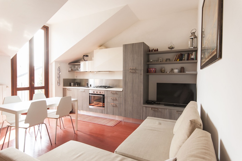 Intimate Attic Flat near Politecnico University