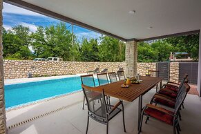 Villa Adry