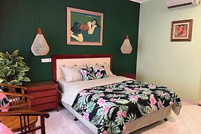 Puri Sawo Manila