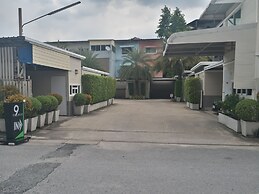 The 9 Resort