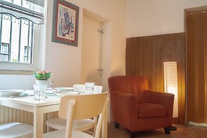 Timeless 2BR Near Downtown