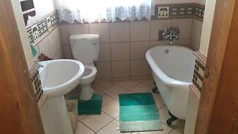 Karl Heyne Guesthouse Double Room