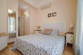 Nice Home see French Title