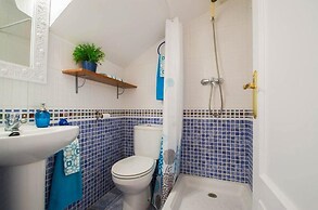 Nice Home see French Title
