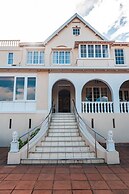 Albion Manor