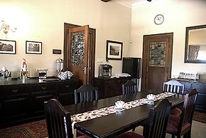 Albion Manor