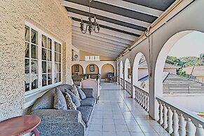 Albion Manor