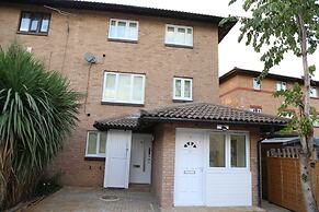 Budget 4-bedrooms In Thamesmead