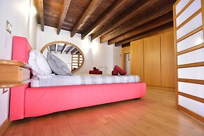 IzzHome Full Center Grand