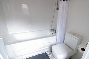 Lodge - Sleeps 6 With Pool Access