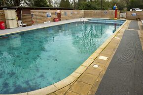 Lodge - Sleeps 6 With Pool Access