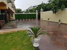 Hotel Grand Lotus Inn