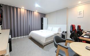 Continew Hotel