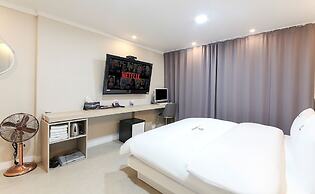 Continew Hotel
