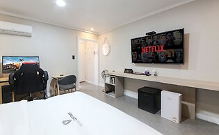 Continew Hotel