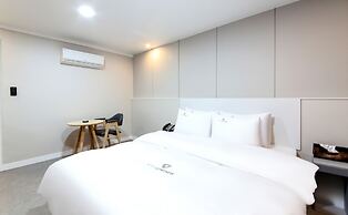 Continew Hotel