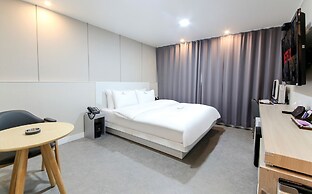 Continew Hotel
