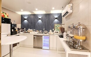 Continew Hotel