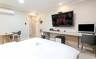 Continew Hotel