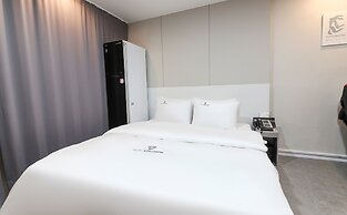 Continew Hotel