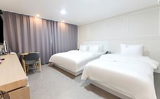 Continew Hotel