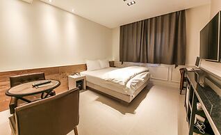 Win Hotel