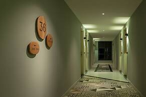 Ami Suites