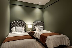 Ami Suites