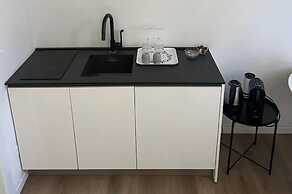 Emilia Suite Essence