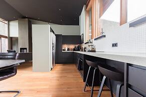 Reykjavík Luxury House - By the seaside