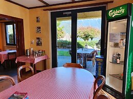 Lake Lodge Hostel