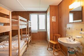 Lake Lodge Hostel