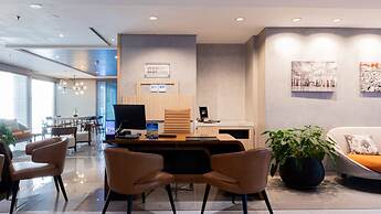 HARRIS Suites Puri Mansion Jakarta