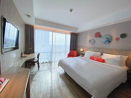 HARRIS Suites Puri Mansion Jakarta