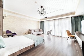 Castle Franco Suites