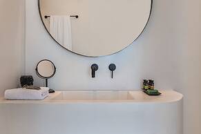 Akra Suites & Spa