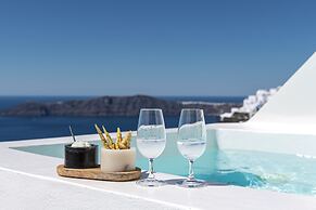 Akra Suites & Spa