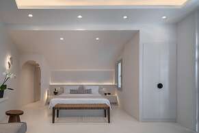Akra Suites & Spa
