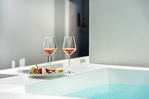 Akra Suites & Spa