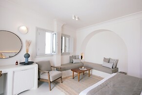 Akra Suites & Spa