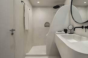 Akra Suites & Spa