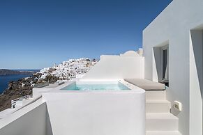 Akra Suites & Spa