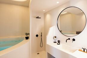 Akra Suites & Spa
