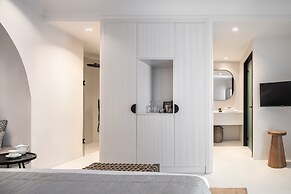 Akra Suites & Spa