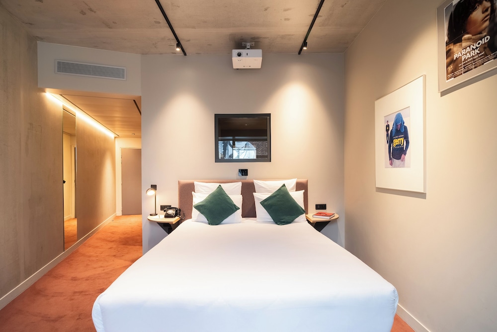 mk2 Hotel Paradiso Nation