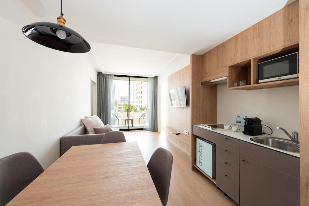 Kyrat Amarac Suites