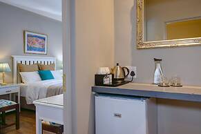 Amour Guest House