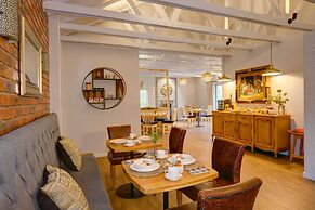 Amour Guest House