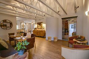 Amour Guest House